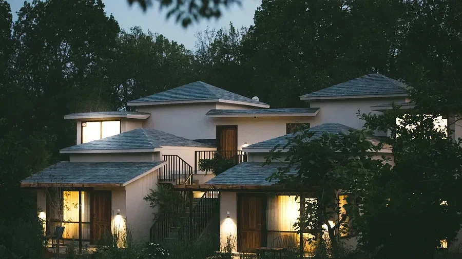 Jim Corbett Packages with comfortable resort accommodation surrounded by lush greenery